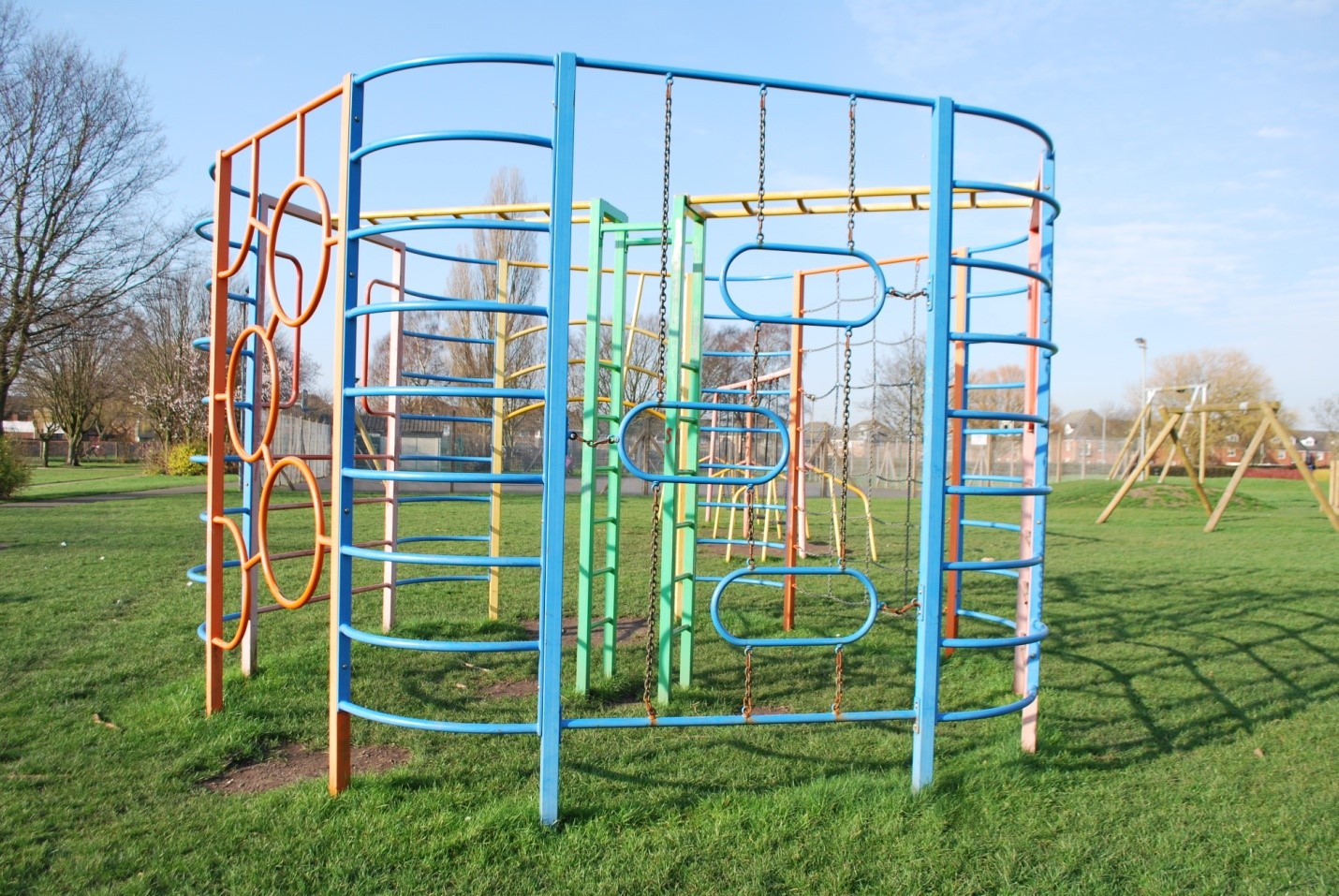 Climbing frames and the benefits they can bring your family